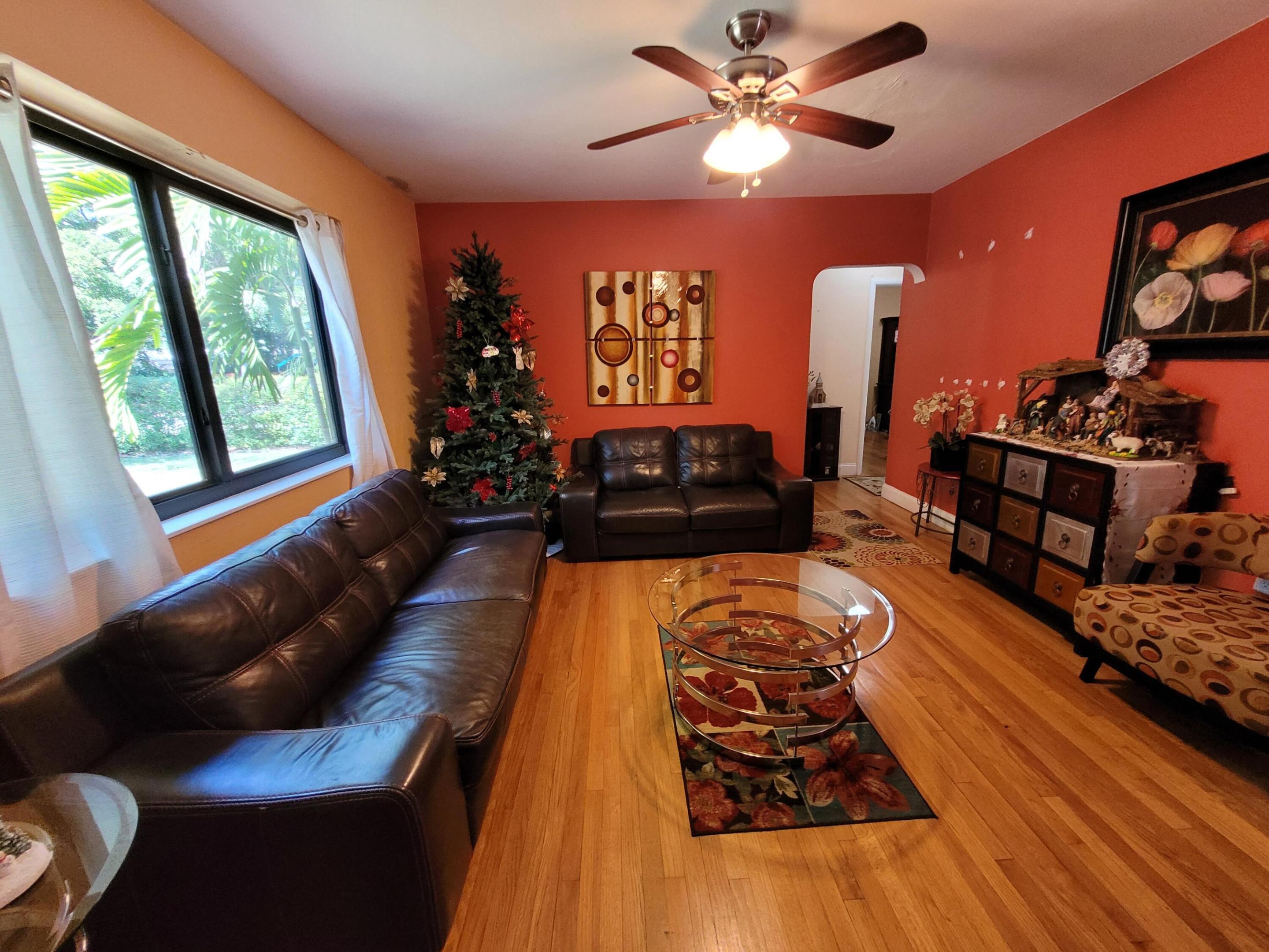 PRIORS 2ND ADDN TO BISCAYNE PARK - Residential