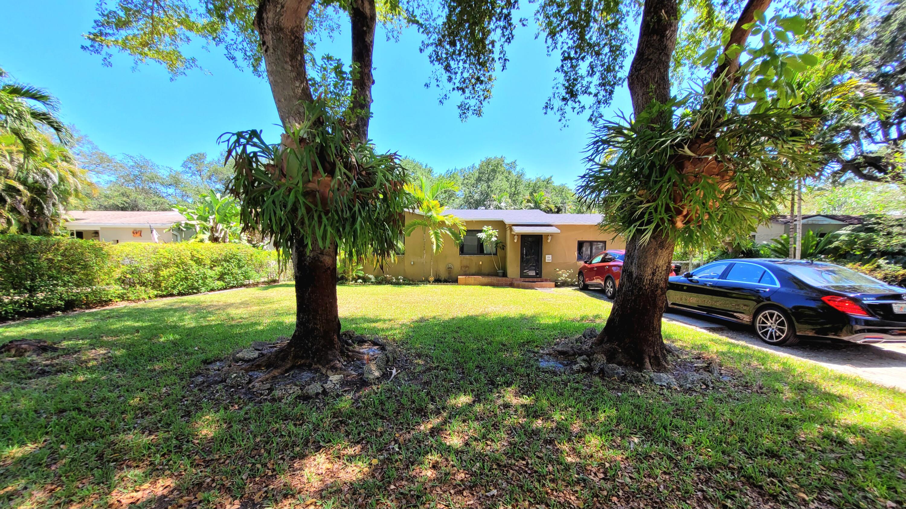 PRIORS 2ND ADDN TO BISCAYNE PARK - Residential