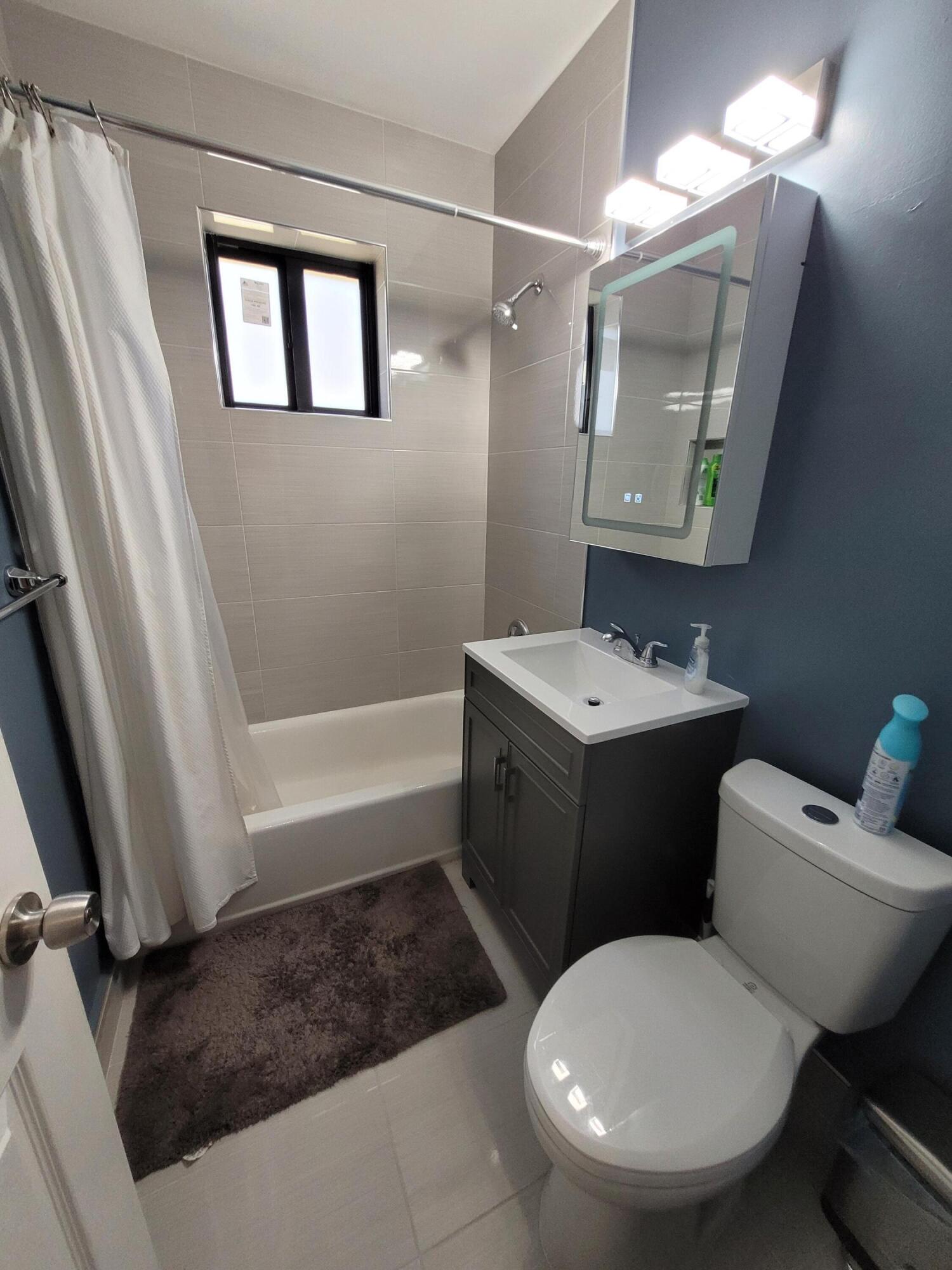 PRIORS 2ND ADDN TO BISCAYNE PARK - Residential