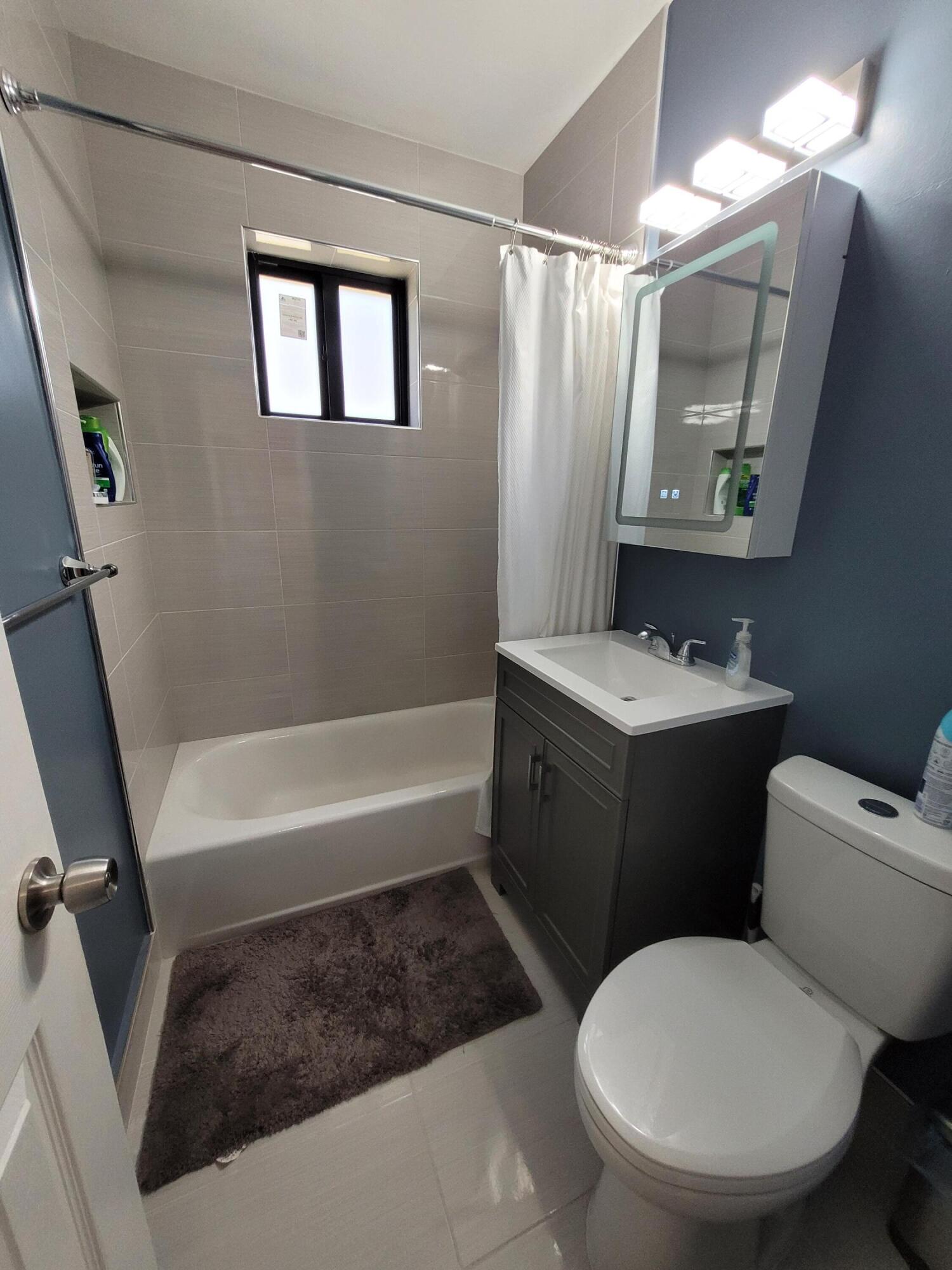PRIORS 2ND ADDN TO BISCAYNE PARK - Residential