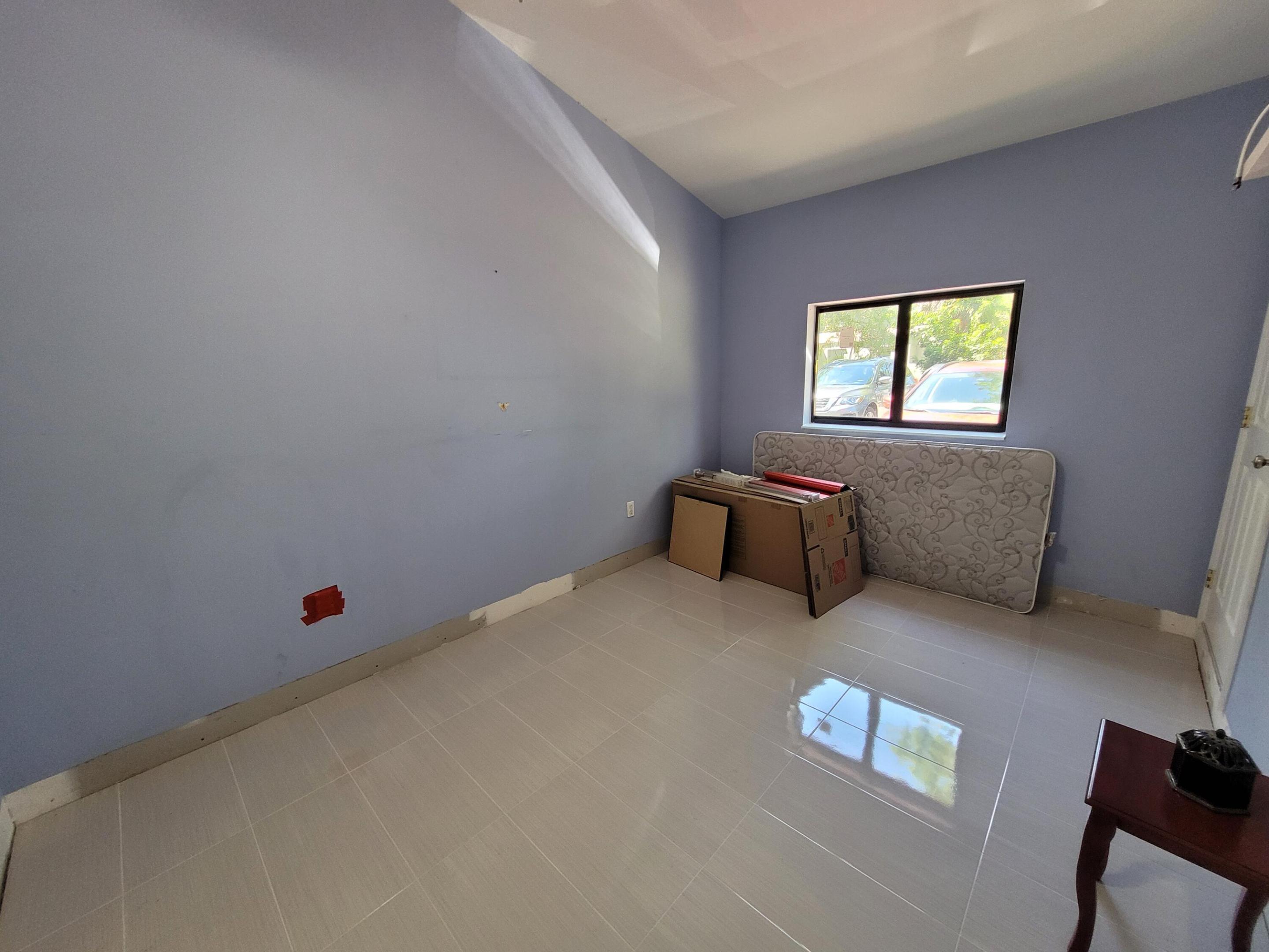 PRIORS 2ND ADDN TO BISCAYNE PARK - Residential