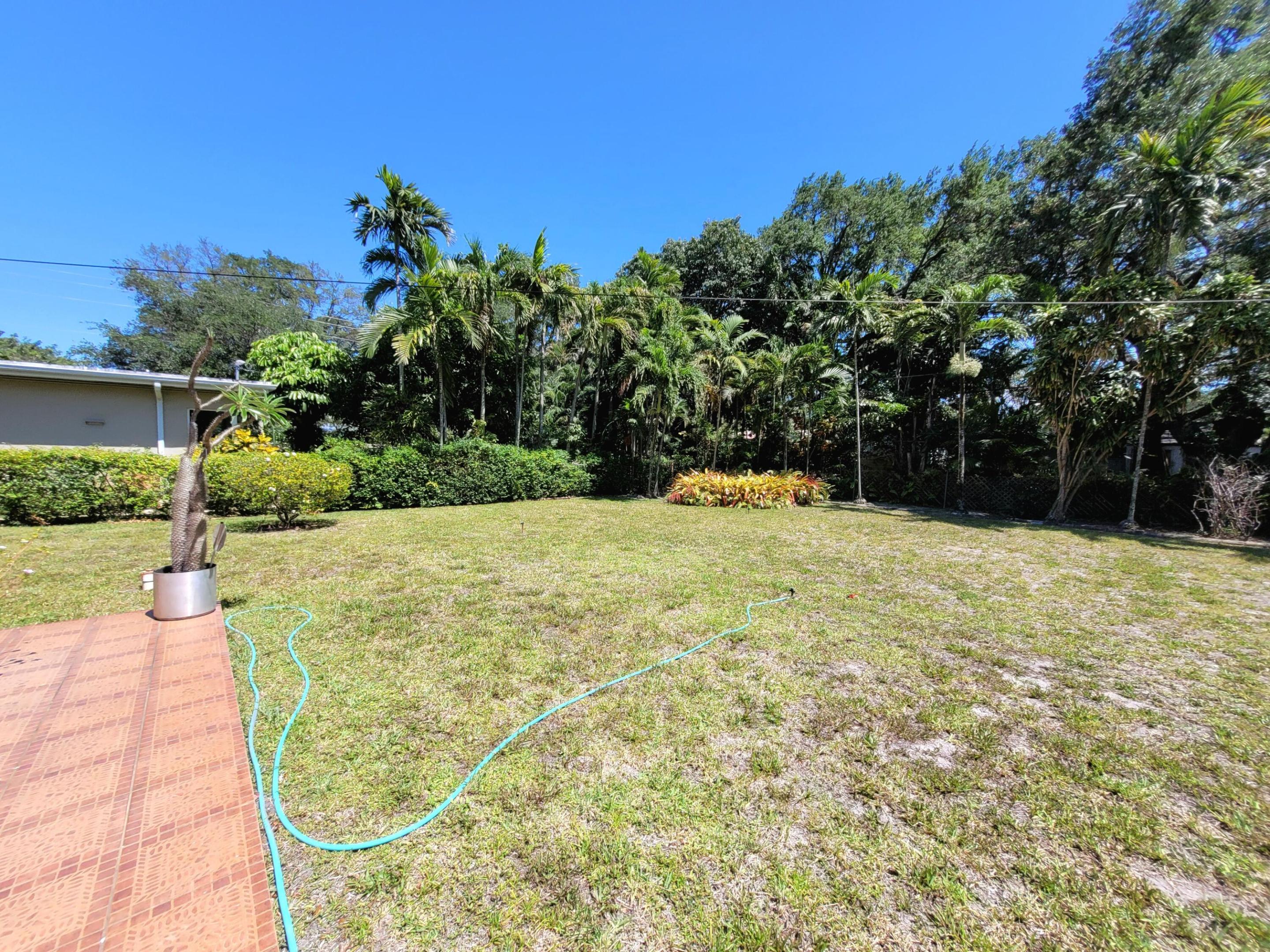 PRIORS 2ND ADDN TO BISCAYNE PARK - Residential