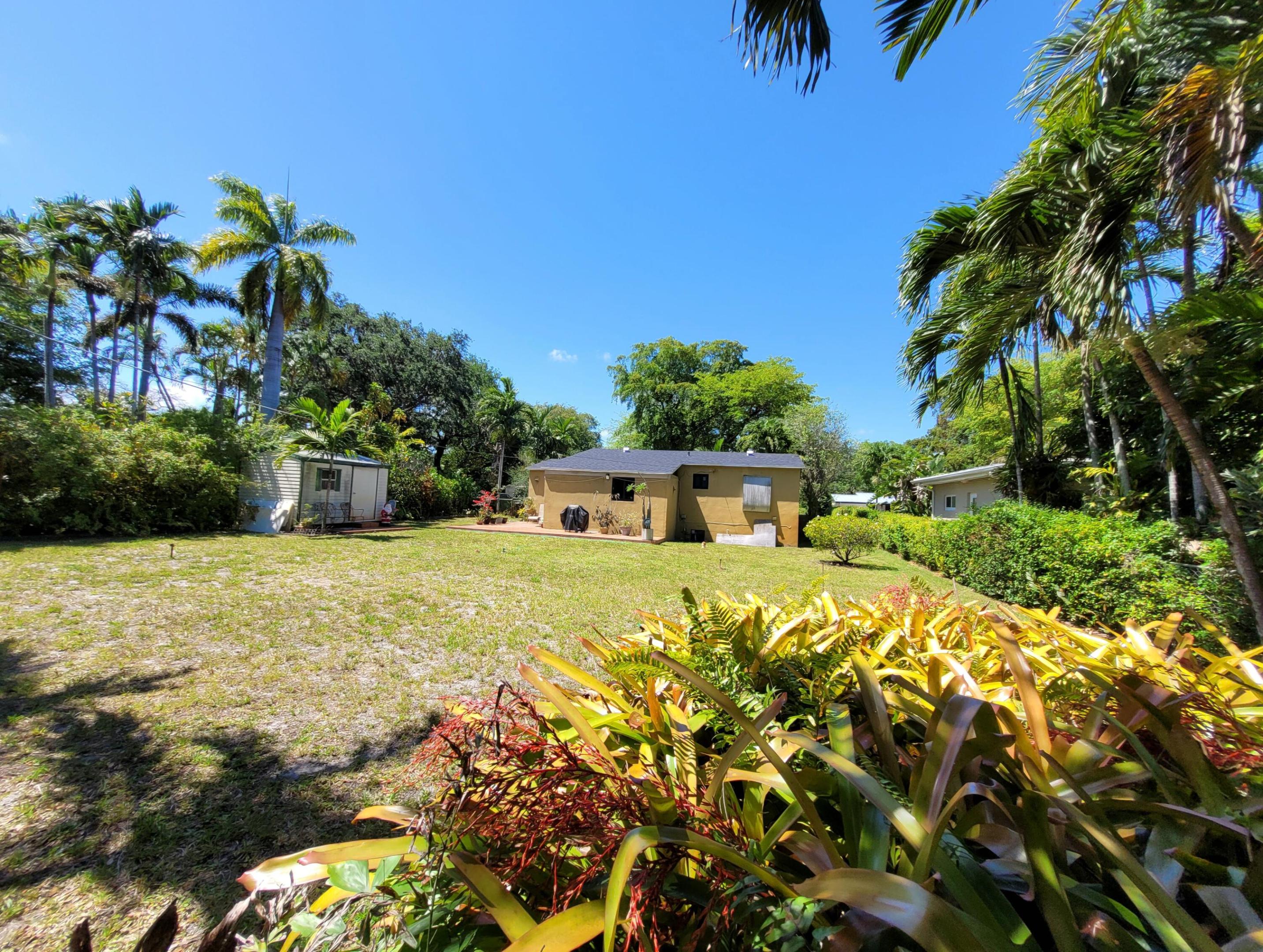 PRIORS 2ND ADDN TO BISCAYNE PARK - Residential