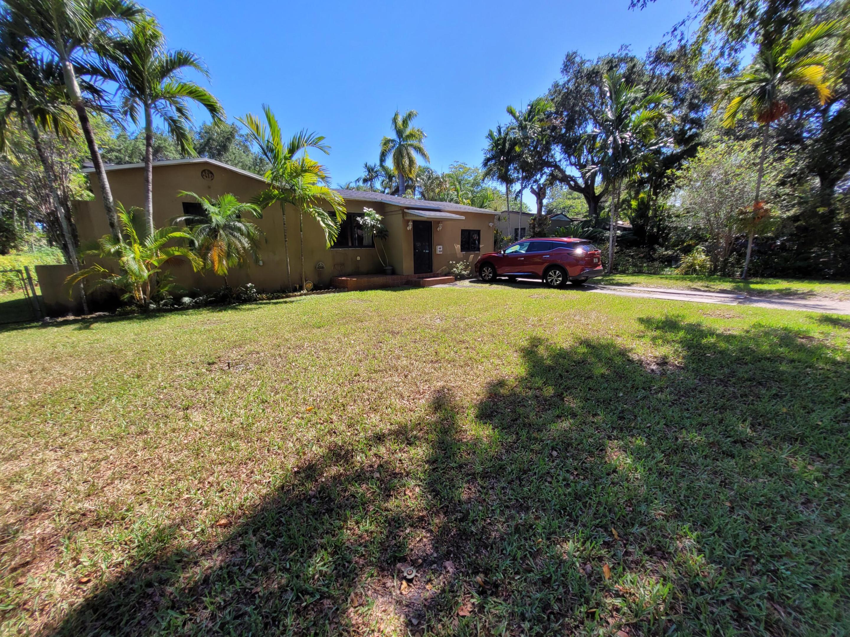 PRIORS 2ND ADDN TO BISCAYNE PARK - Residential