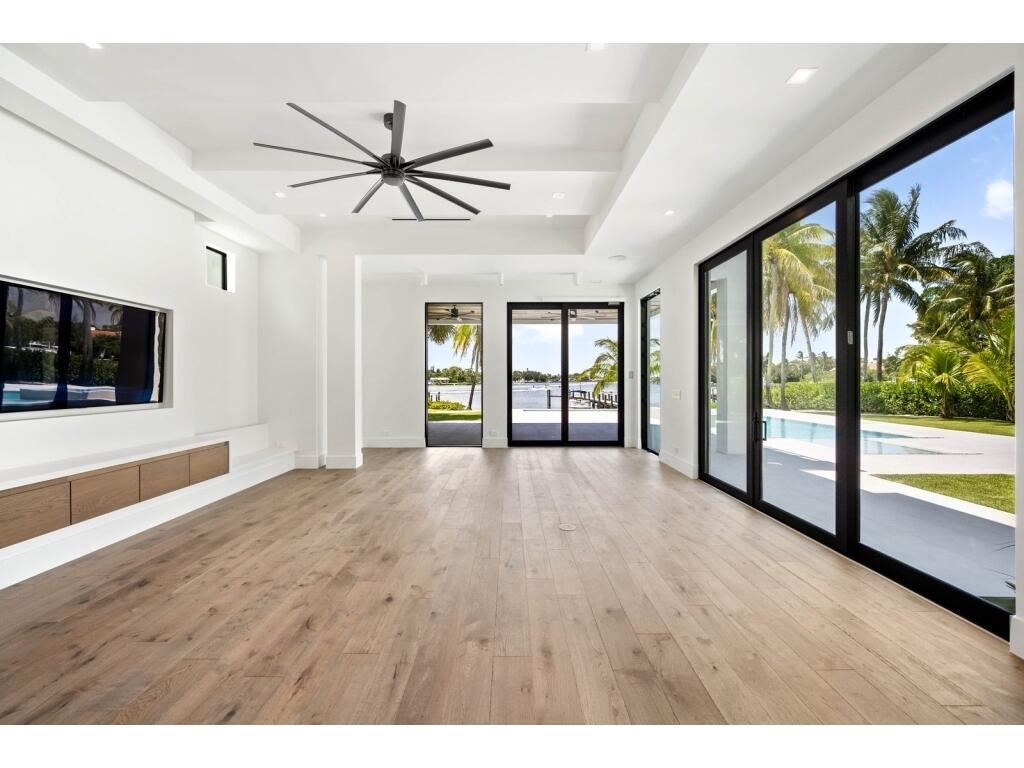 RIVERSIDE ON THE LOXAHATCHEE - Residential