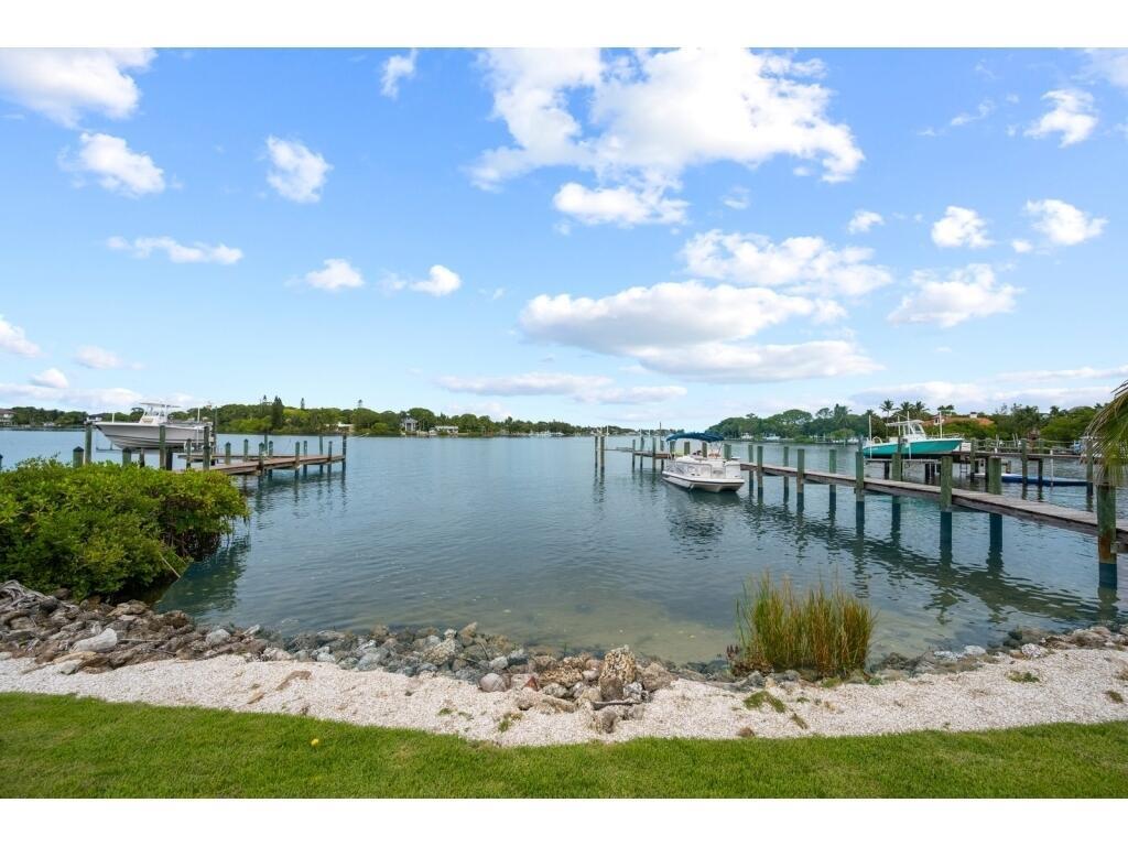RIVERSIDE ON THE LOXAHATCHEE - Residential