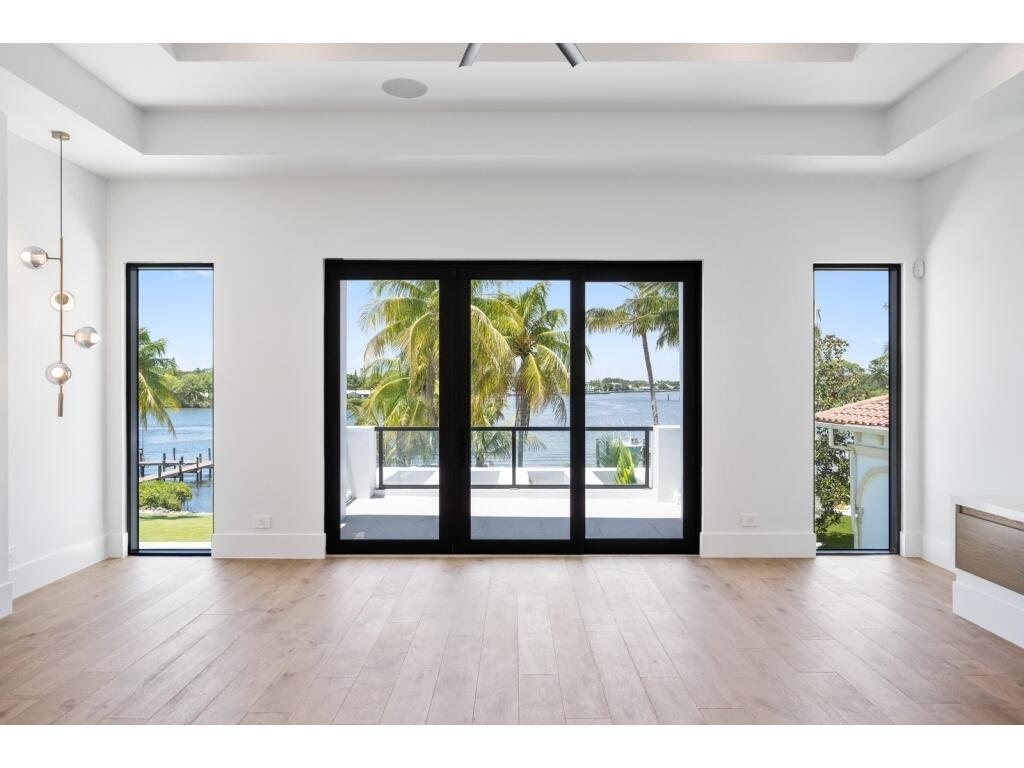 RIVERSIDE ON THE LOXAHATCHEE - Residential