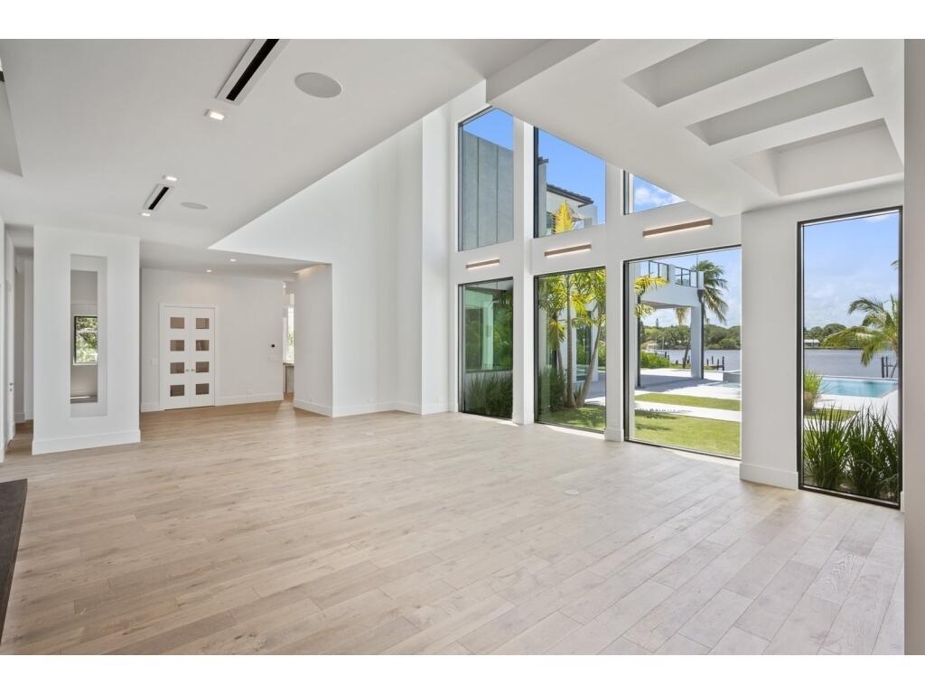 RIVERSIDE ON THE LOXAHATCHEE - Residential