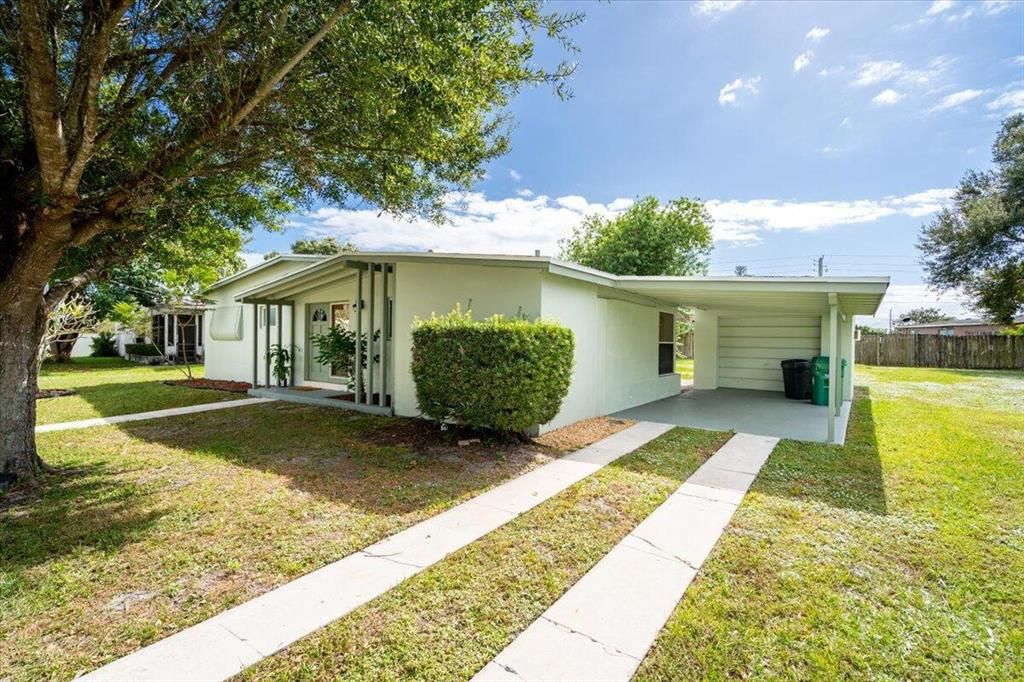 Photo of 163 NE Estia Lane, Port Saint Lucie, FL 34952 (MLS # R10749844)