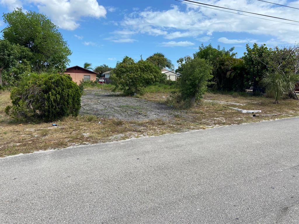 Photo of 8499 Citrus Way, Hobe Sound, FL 33455 (MLS # R10799141)
