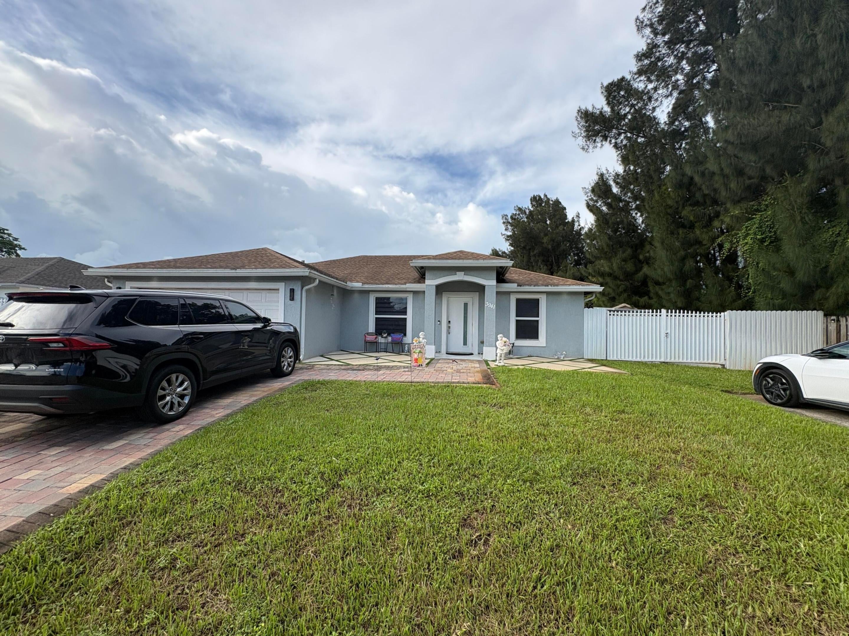 3941 TROPICAL Way