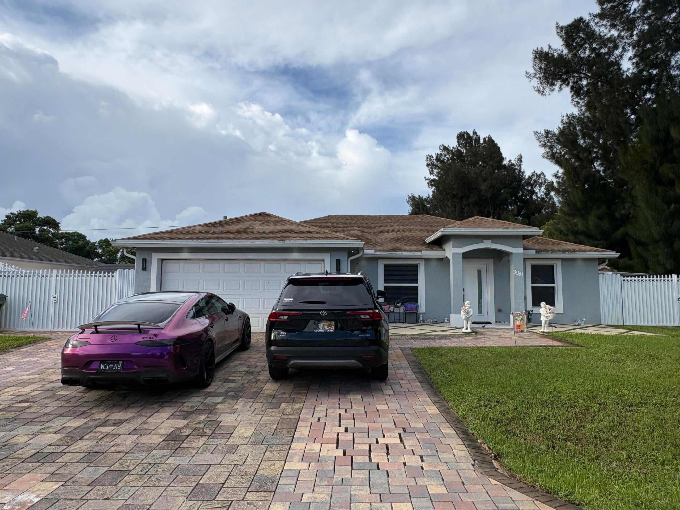 3941 TROPICAL Way