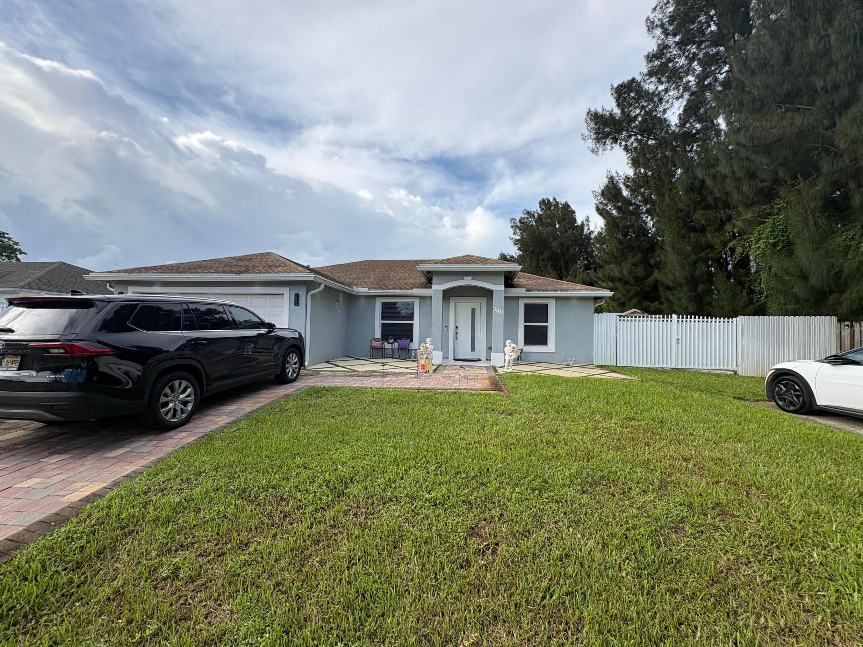 3941 TROPICAL Way