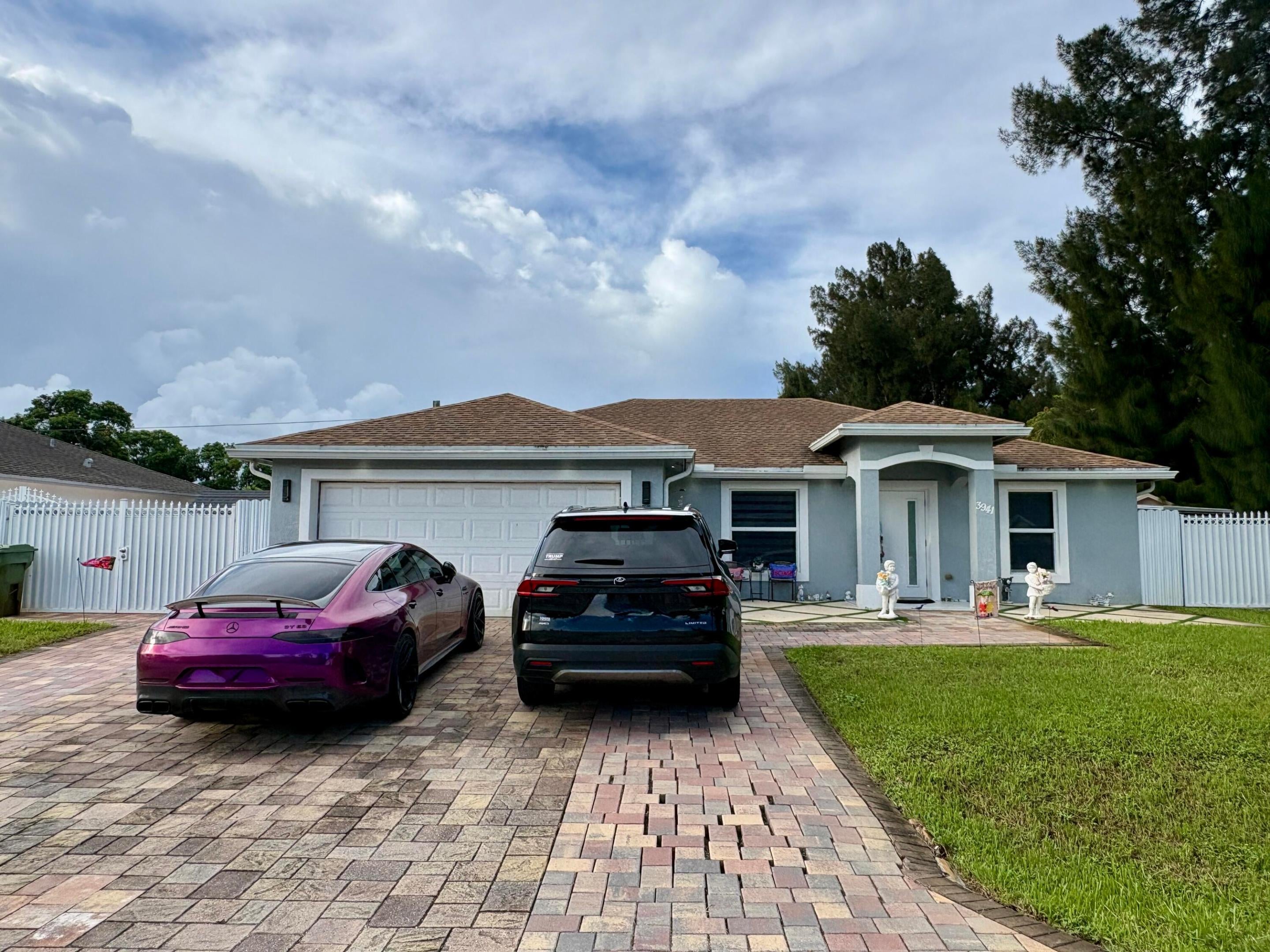 3941 TROPICAL Way
