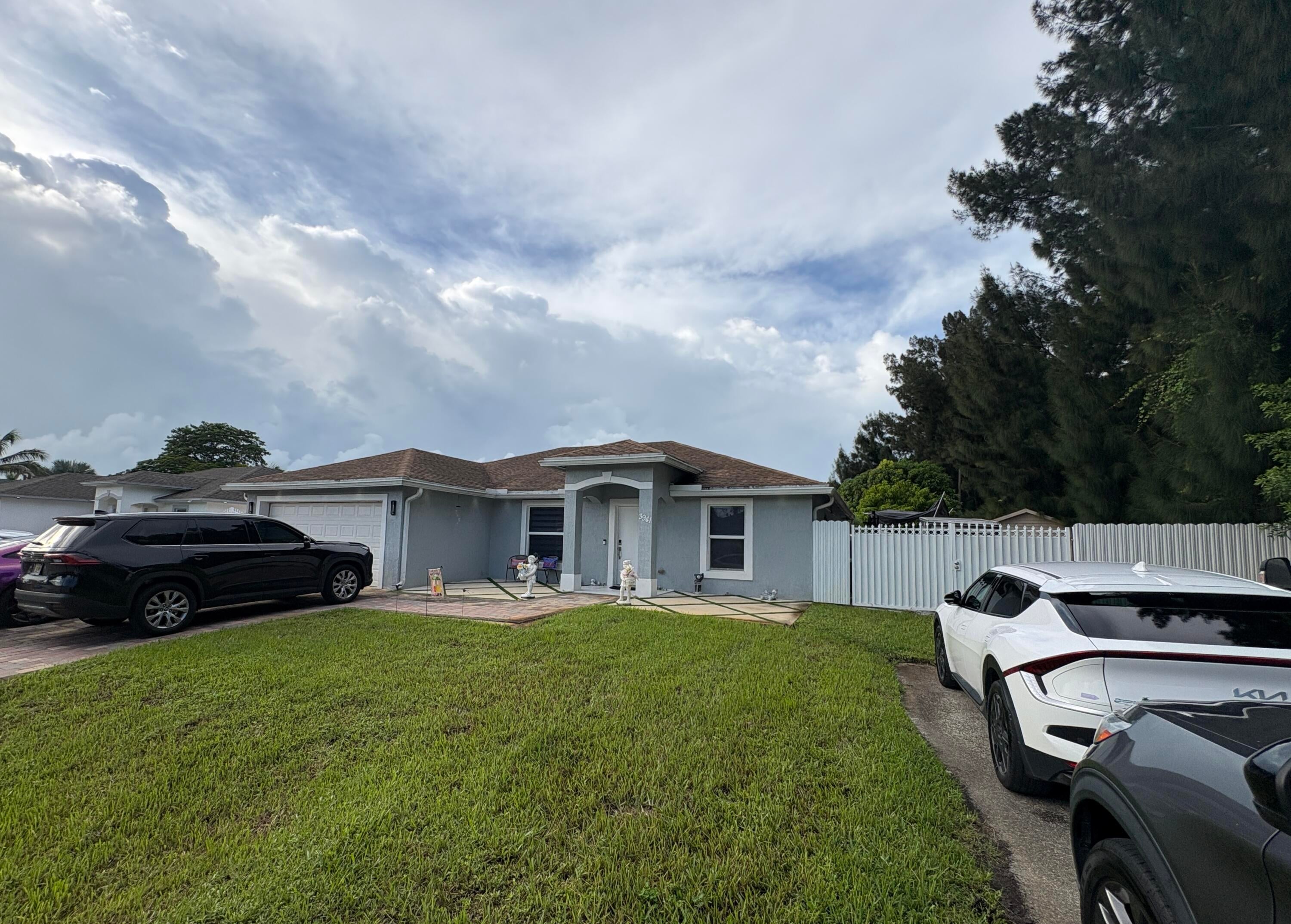 3941 TROPICAL Way
