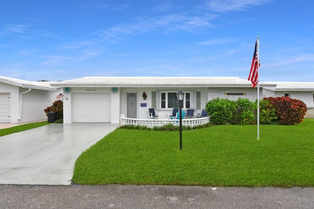 Photo of 1302 SW 20th Street, Boynton Beach, FL 33426 (MLS # R10751637)