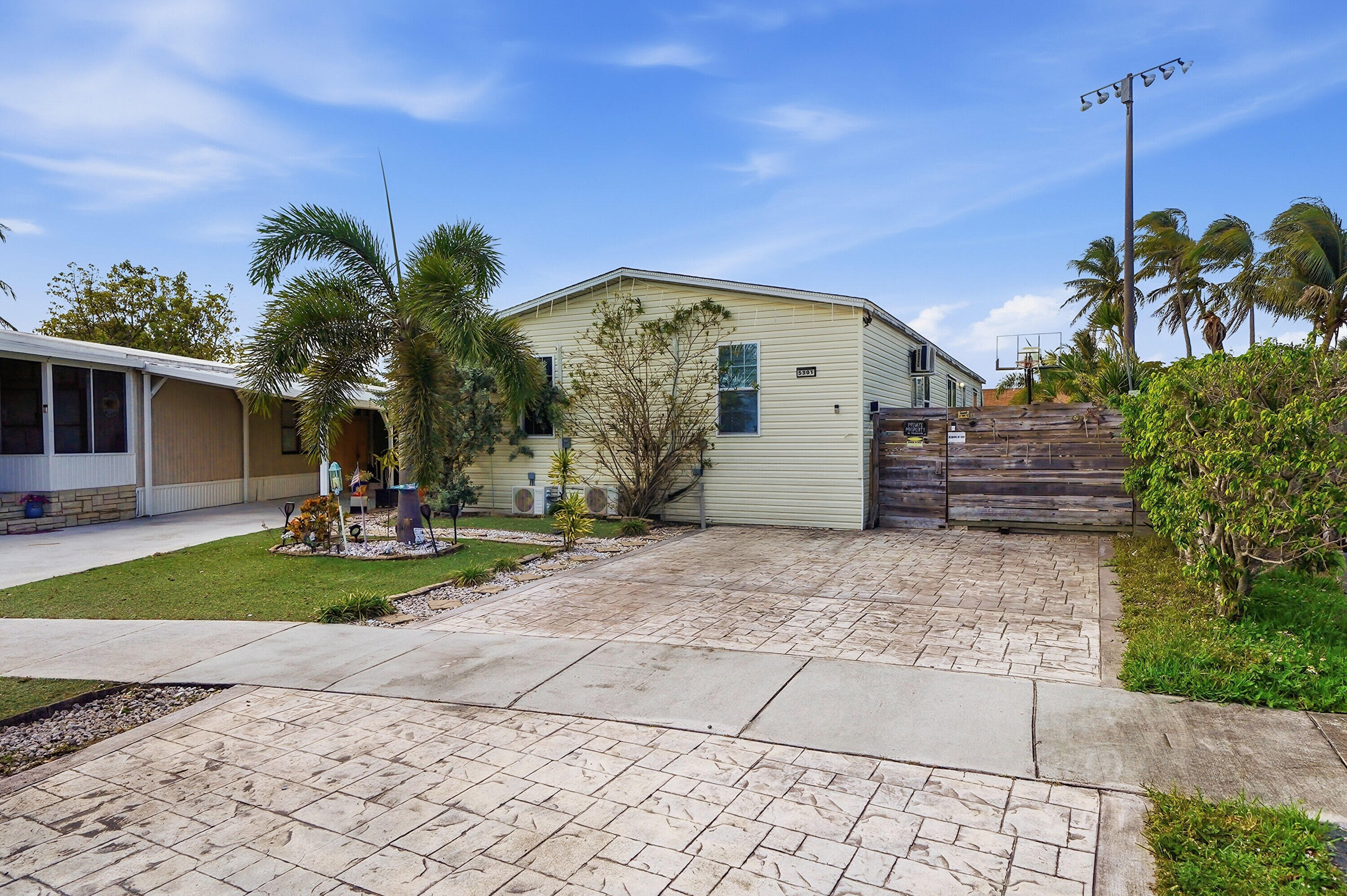 RAVENSWOOD NORTH - Residential