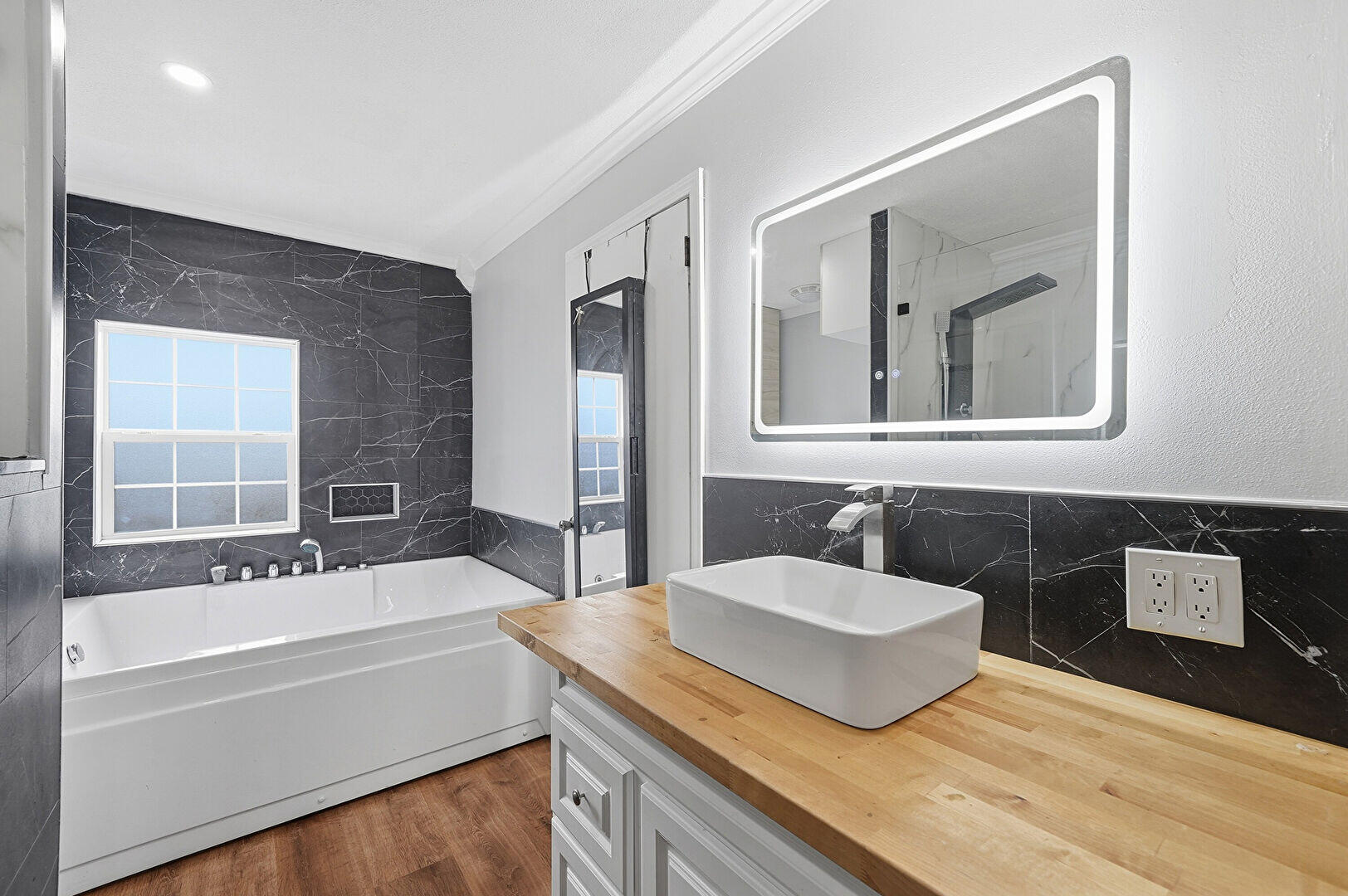 RAVENSWOOD NORTH - Residential