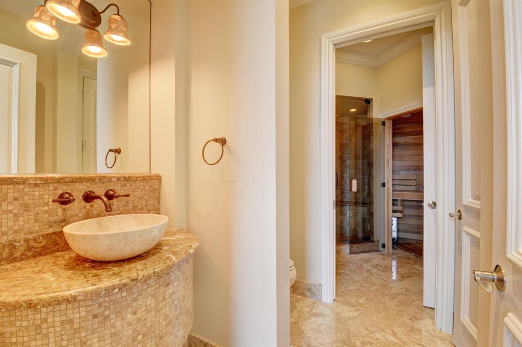 TROPIC ISLE - Residential