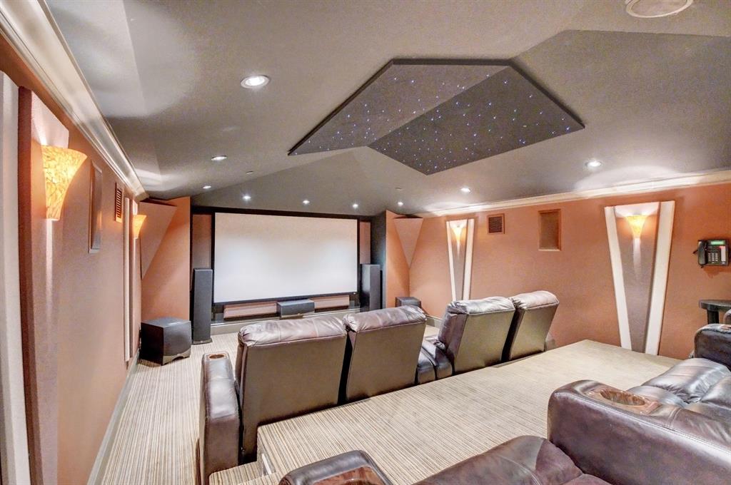 TROPIC ISLE - Residential