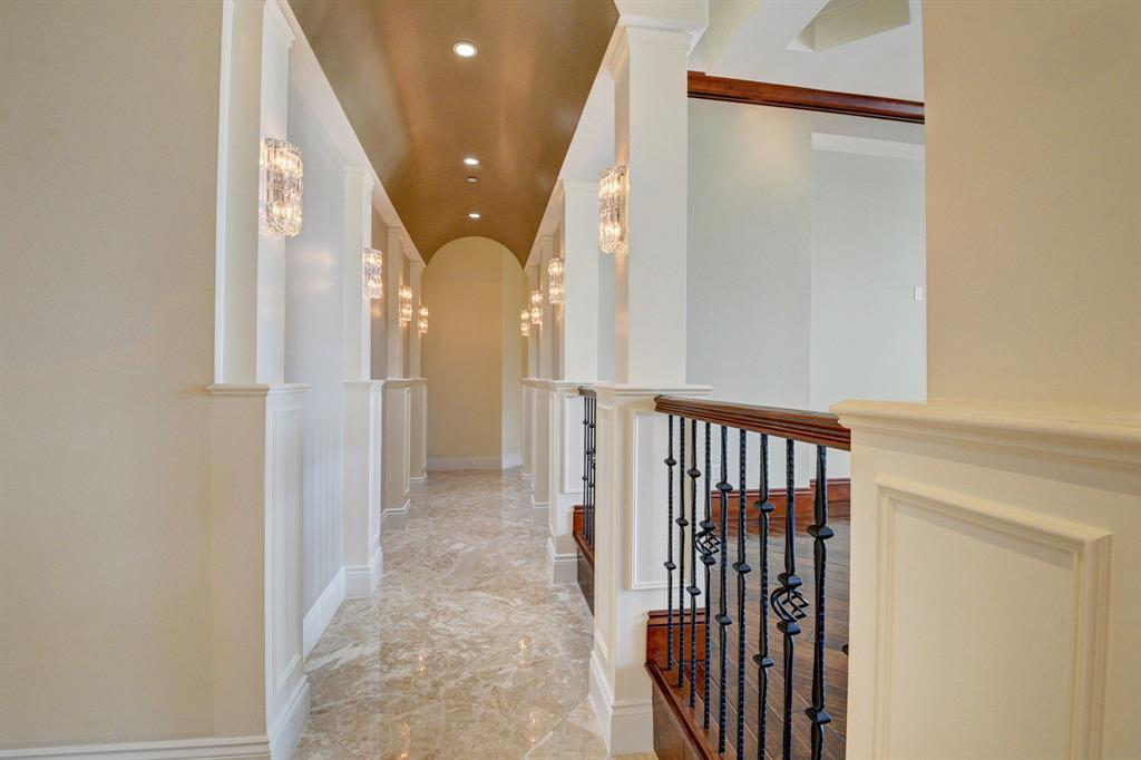 TROPIC ISLE - Residential