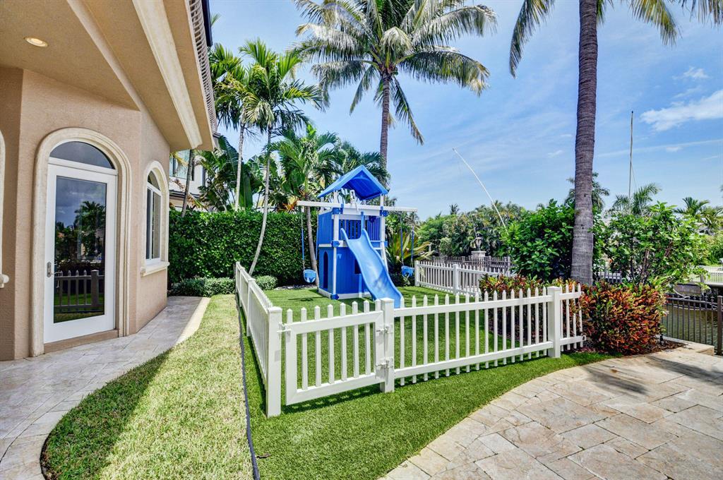 TROPIC ISLE - Residential