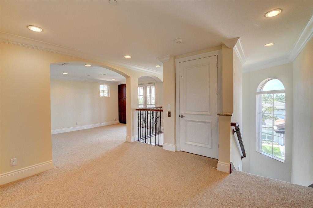 TROPIC ISLE - Residential