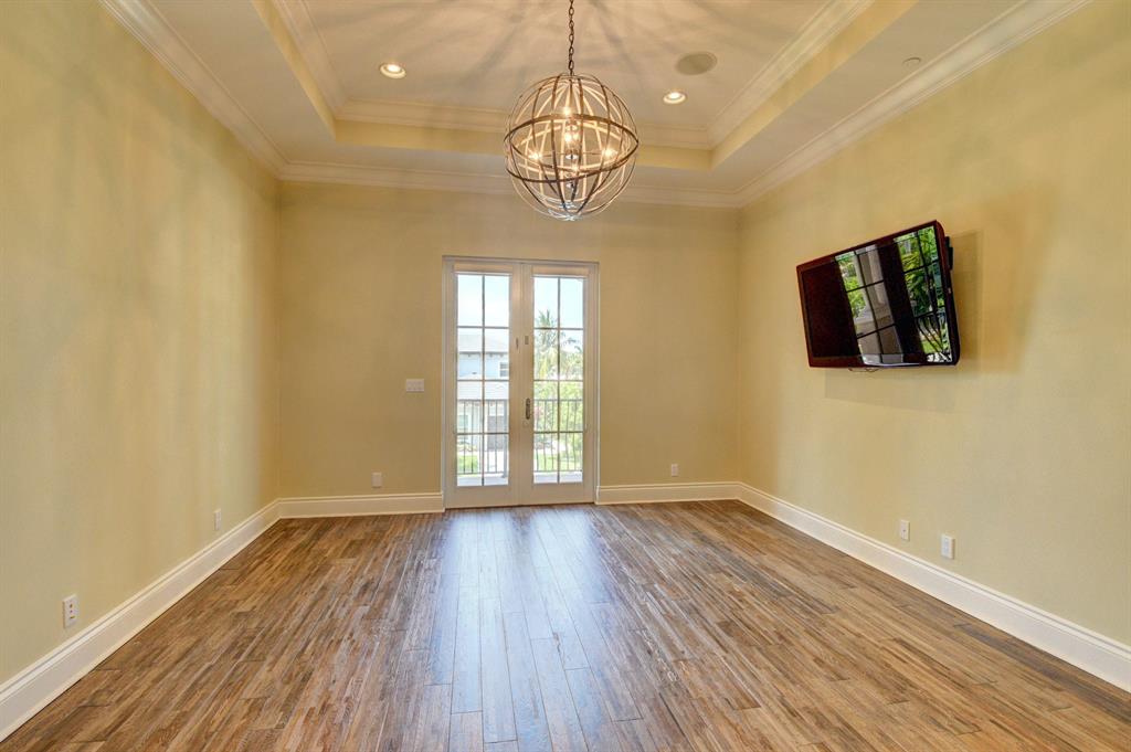 TROPIC ISLE - Residential