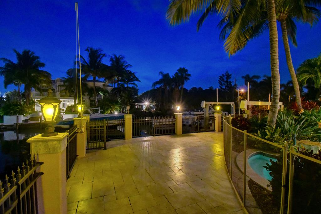 TROPIC ISLE - Residential