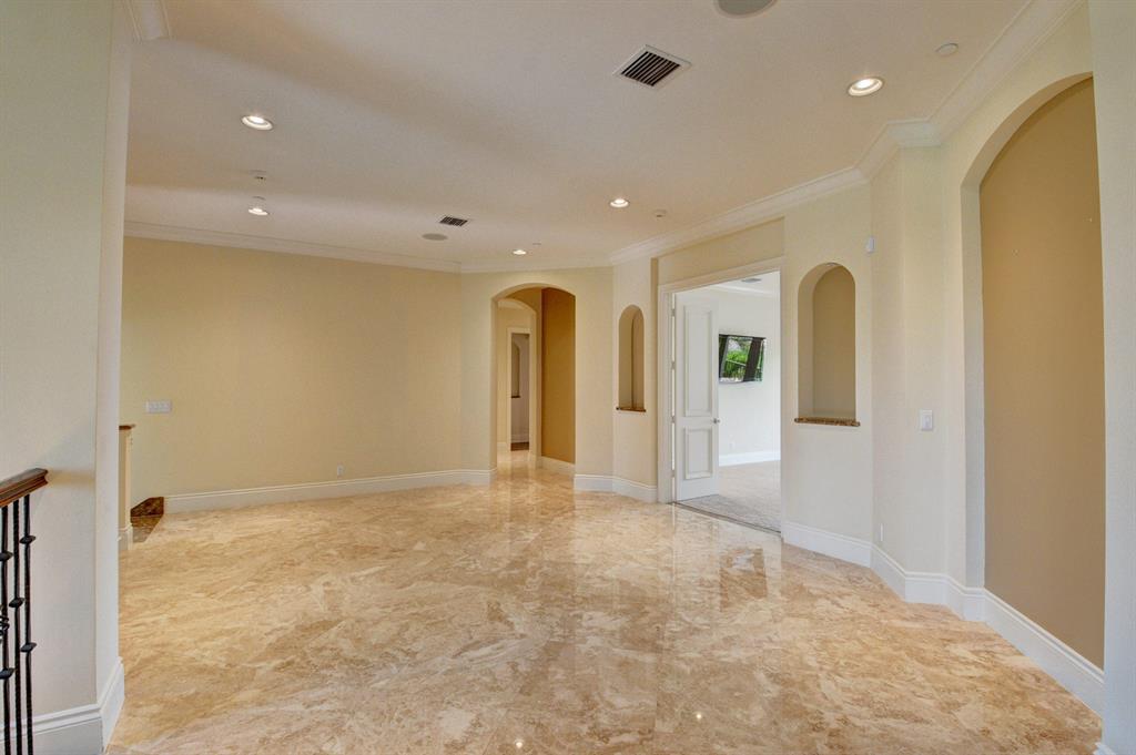 TROPIC ISLE - Residential