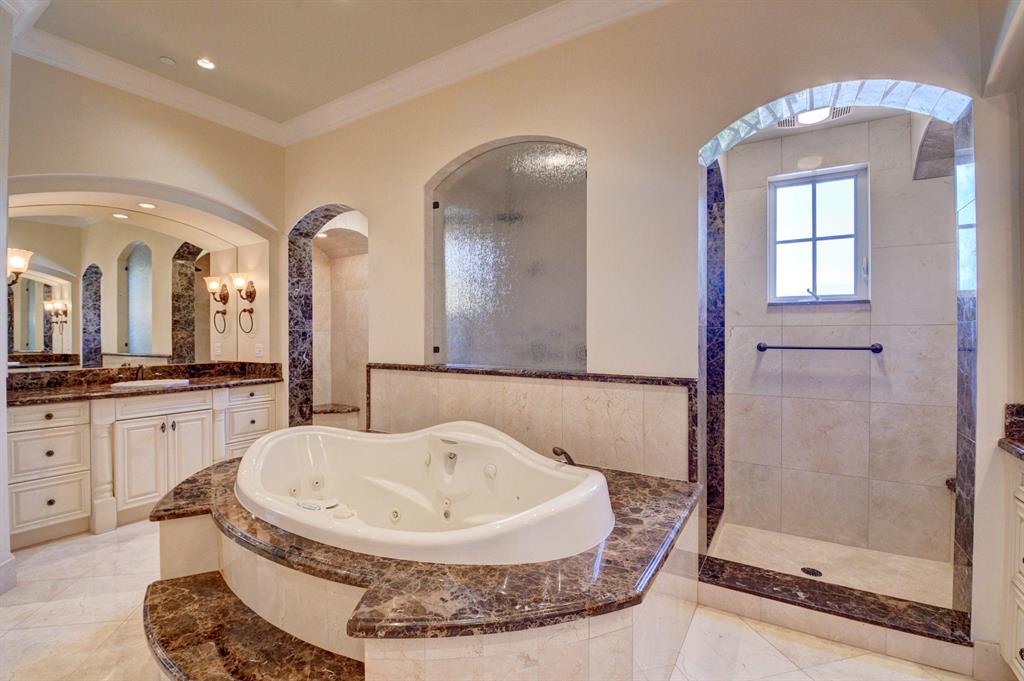 TROPIC ISLE - Residential