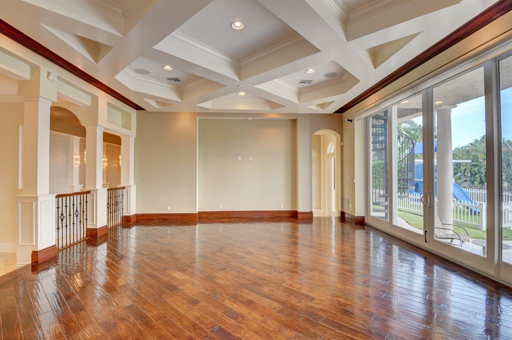 TROPIC ISLE - Residential