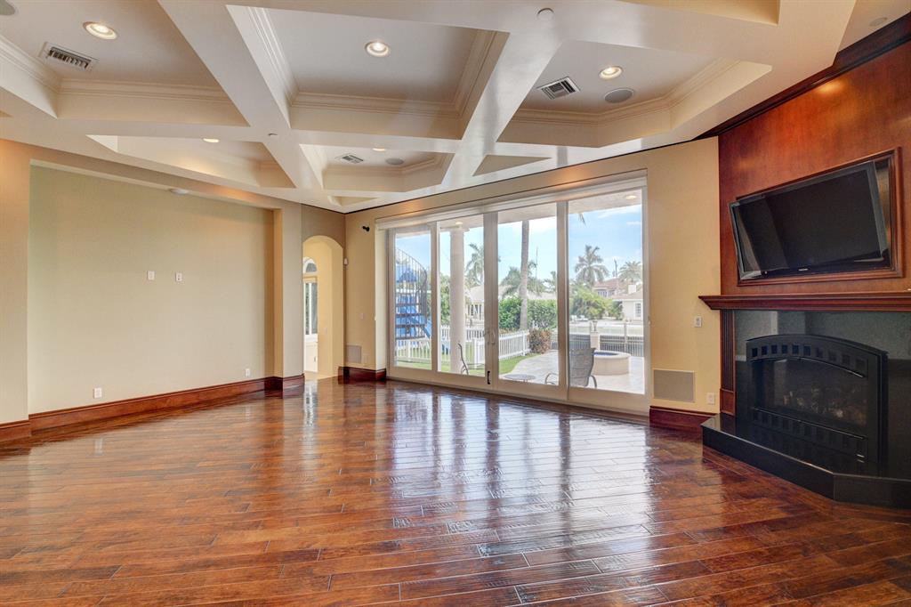 TROPIC ISLE - Residential