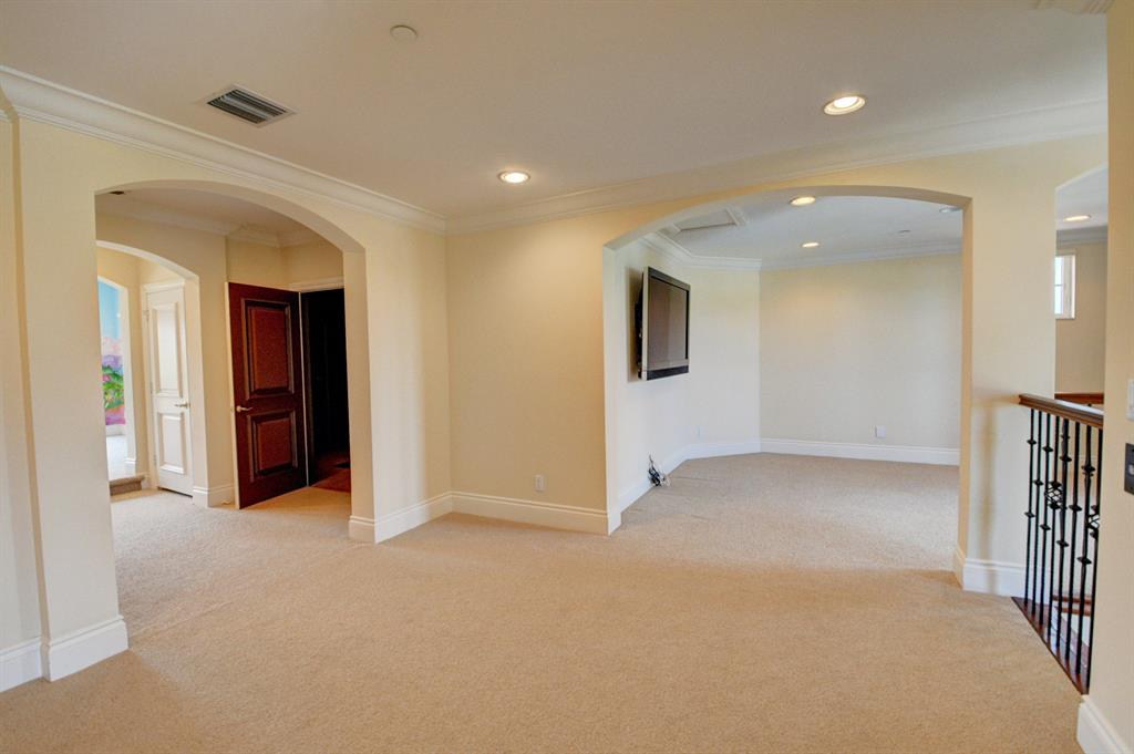 TROPIC ISLE - Residential