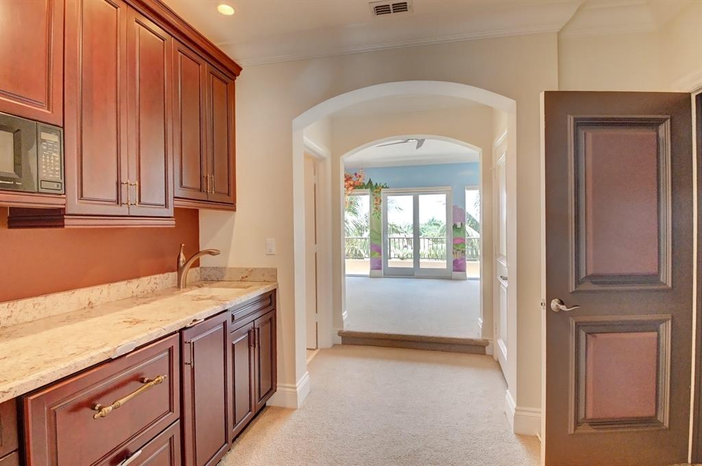 TROPIC ISLE - Residential