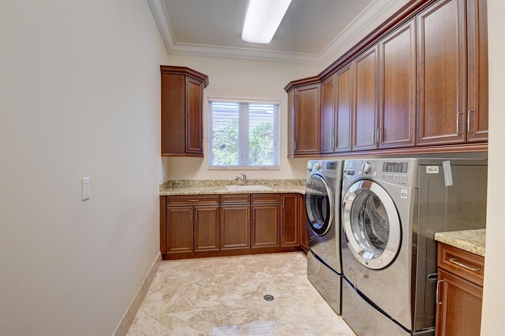 TROPIC ISLE - Residential