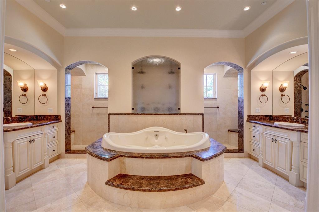 TROPIC ISLE - Residential