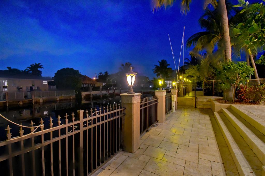 TROPIC ISLE - Residential