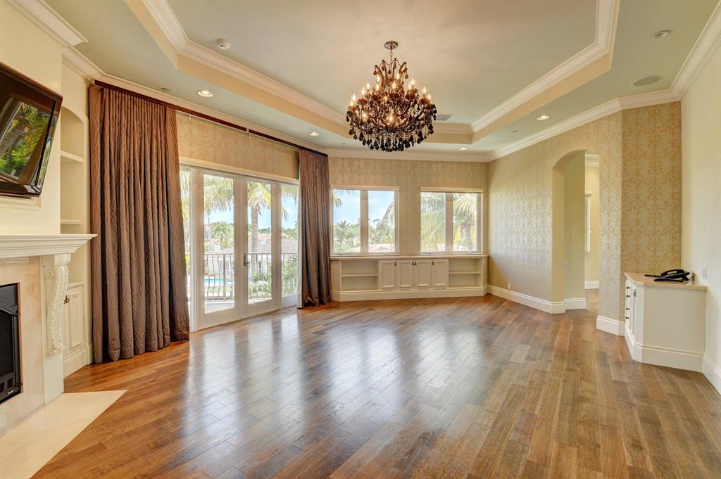 TROPIC ISLE - Residential