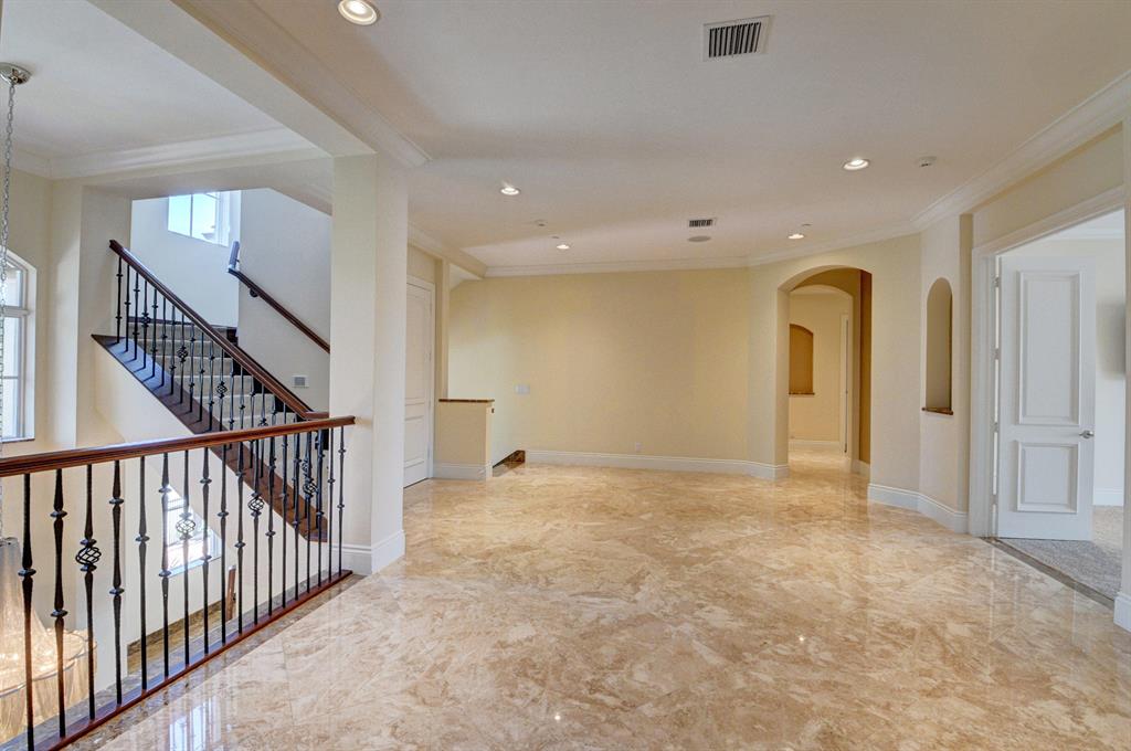 TROPIC ISLE - Residential