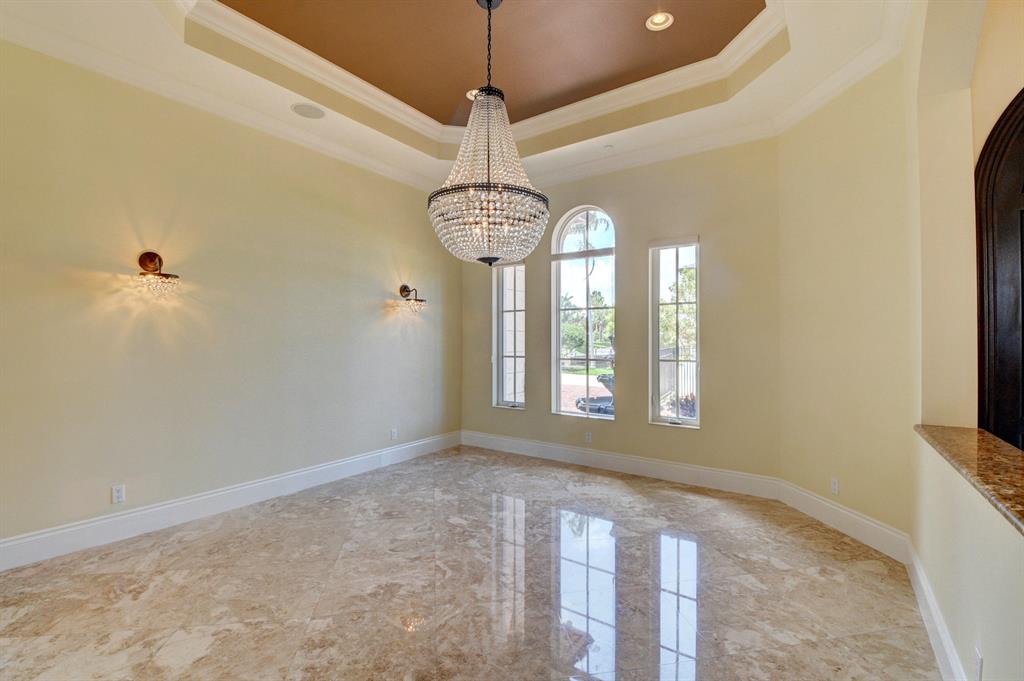 TROPIC ISLE - Residential