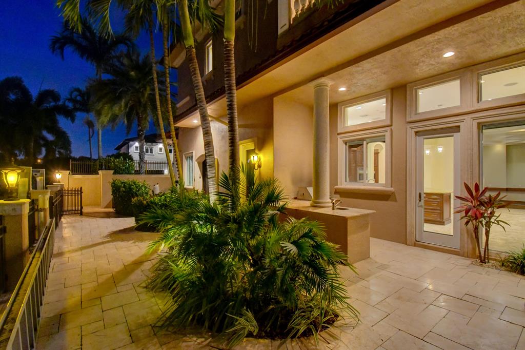 TROPIC ISLE - Residential