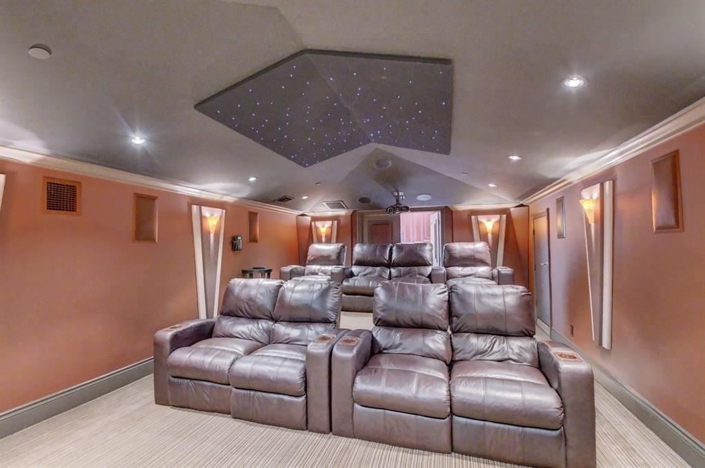 TROPIC ISLE - Residential