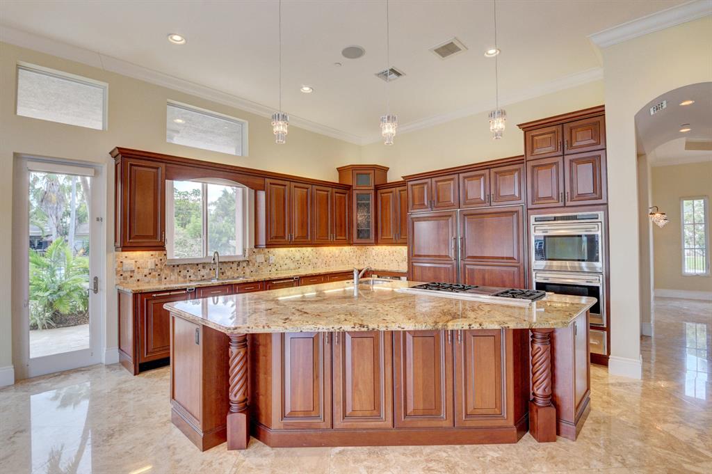 TROPIC ISLE - Residential