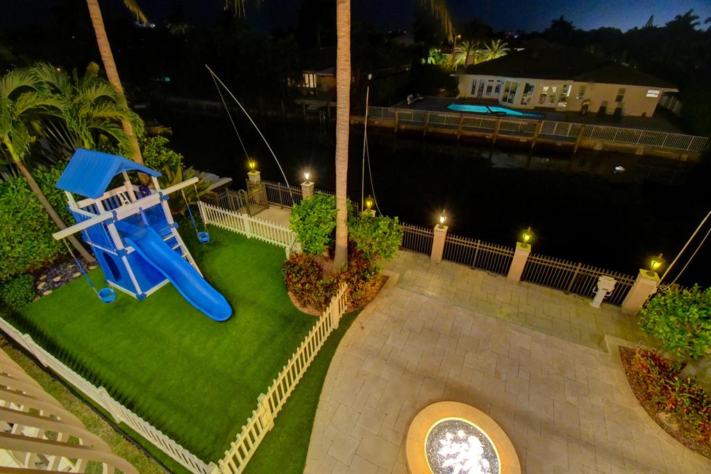 TROPIC ISLE - Residential