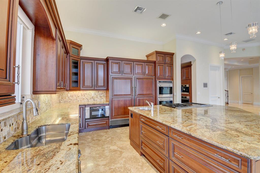 TROPIC ISLE - Residential