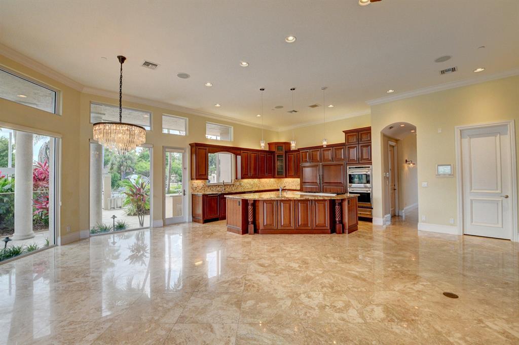 TROPIC ISLE - Residential