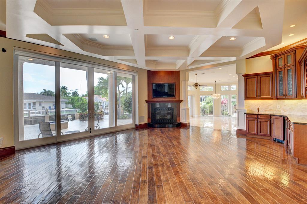 TROPIC ISLE - Residential