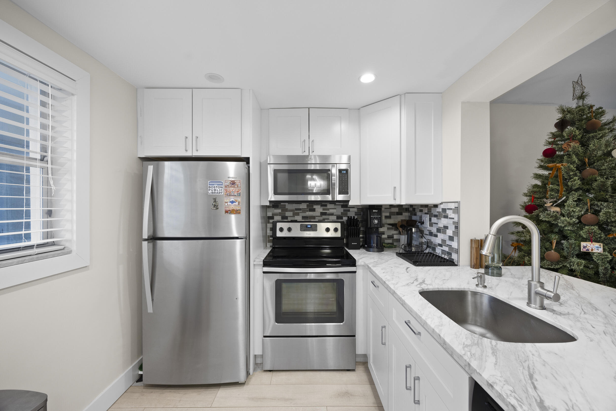 801 S Federal Highway 319