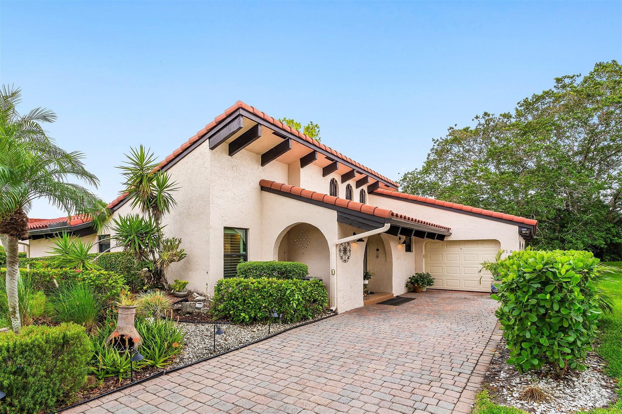8104 Pine Cir 8104